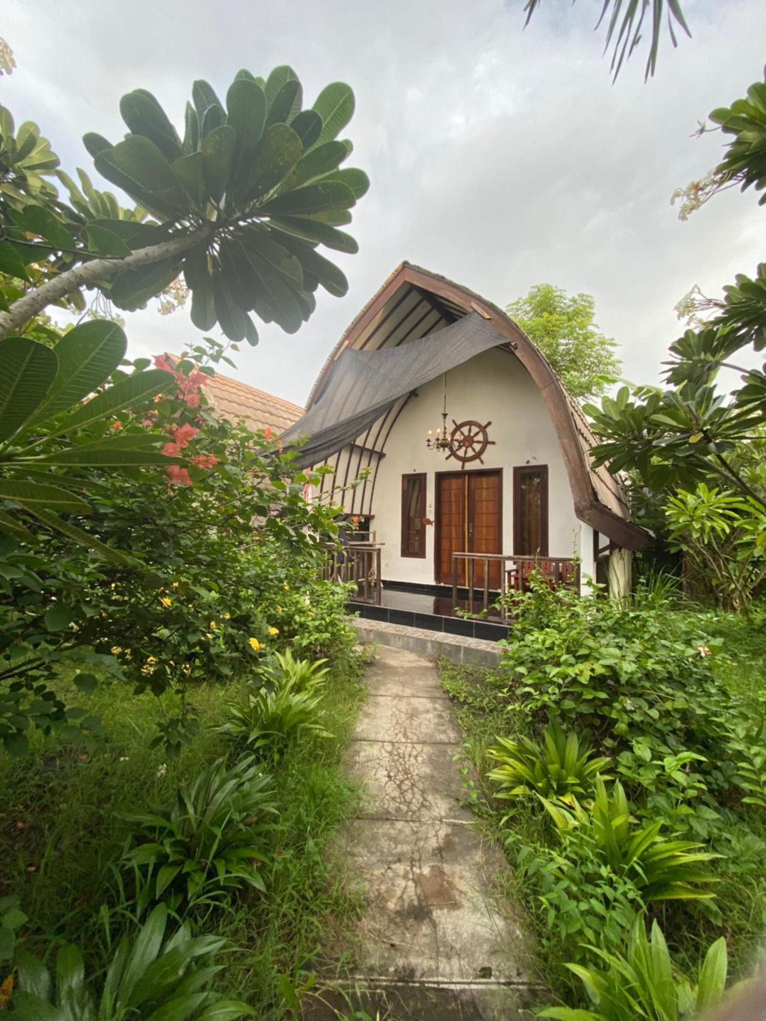 Mustika Ocean Lodge Νησιά Γκίλι Εξωτερικό φωτογραφία